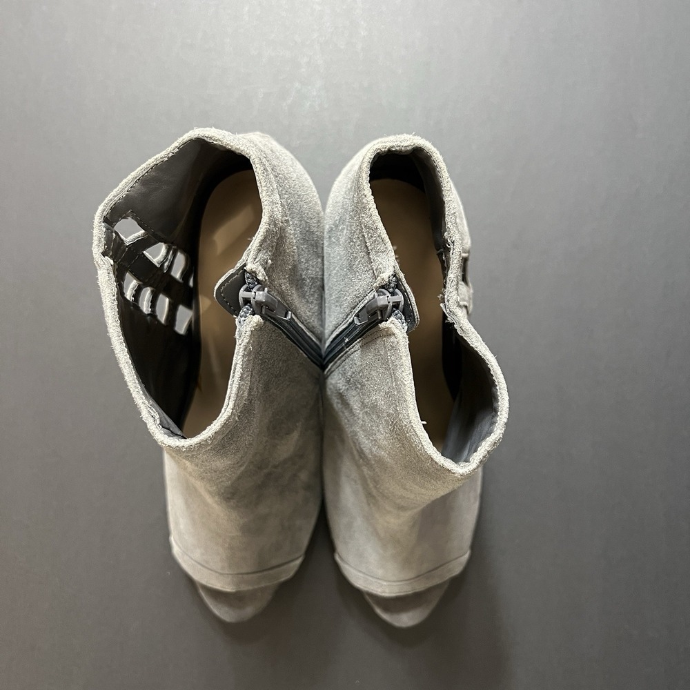 Nine West The Moment Heels Women's Size 10M Gray Suede Luxury Minimalist - Picture 4 of 8